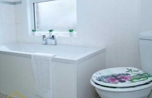 West Norwood Villa | 2BR House,SE27, Parking,Garden,near West Norwood Station