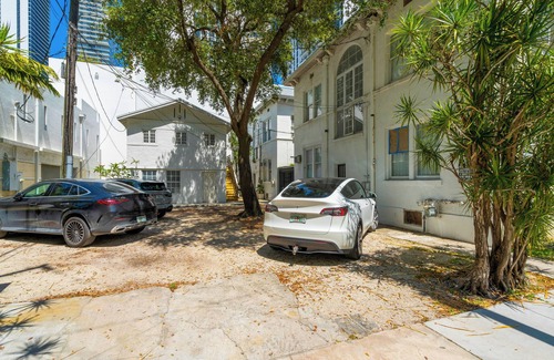Edgewater Apartamento | 2BR in Edgewater + Free Parking, 12min to Ocean #6