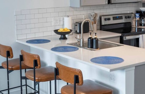 Hough Apartamento | 2BR in Heart of Cleveland Near CWRU