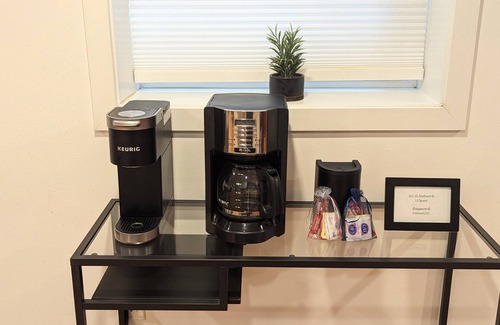 Fremont Apartamento | 2BR in heart of Seattle, close to Downtown & UW. Parking on site!