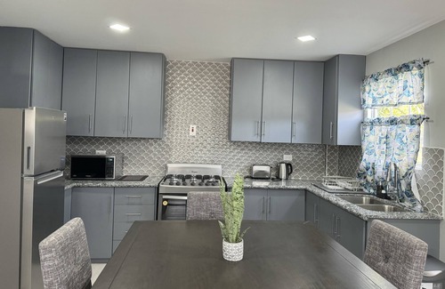 Scarborough Apartamento | 2BR in Signal Hill, Tobago! Five minutes from the island’s capital