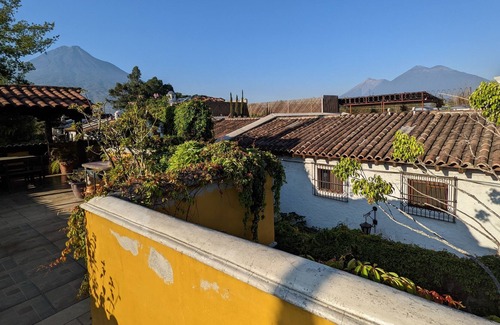 Santa Ana Casa | 2BR in the center with volcano views