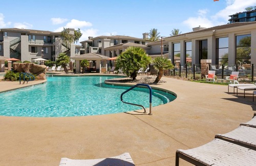 Kierland Apartamento | 2BR Kierland Commons Golf Oasis by Cozysuites!