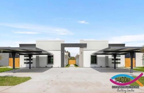 Alamo Apartamento | 2BR Luxe Home Near Downtown Pharr