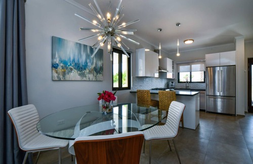 Gold Coast Casa | 2BR Luxury Villa with PRIVATE POOL - 30% DISCOUNT