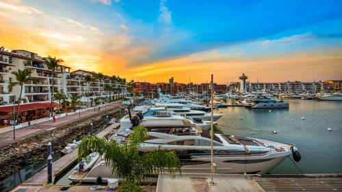 Marina Vallarta Apartamento | 2BR Marina Condo
