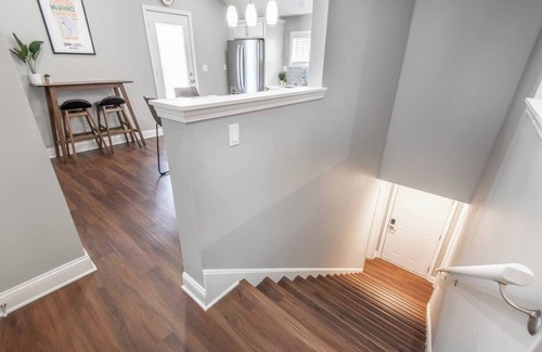 Lower East Side Apartamento | 2BR Modern Luxe Unit, Prime East Side Location
