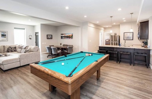 Monument Casa | 2BR♥Mountain&Lake view♥Hot Tub+MiniGolf+Pool Table