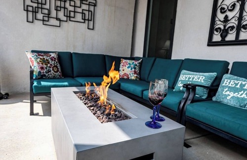 Monument Casa | 2BR♥Mountain&Lake view♥Hot Tub+MiniGolf+Pool Table