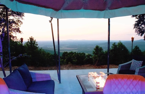 Altamont Alquiler De RV | 2BR Mountain-Valley View A/C HotTub Kitchen-Bar