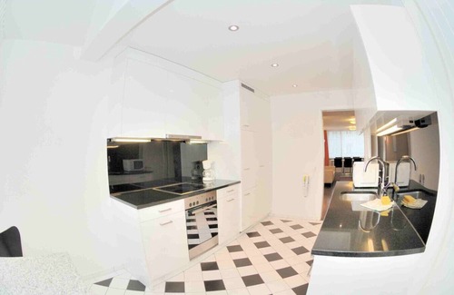 Seefeld Apartamento | 2BR near lake (Flower 23)