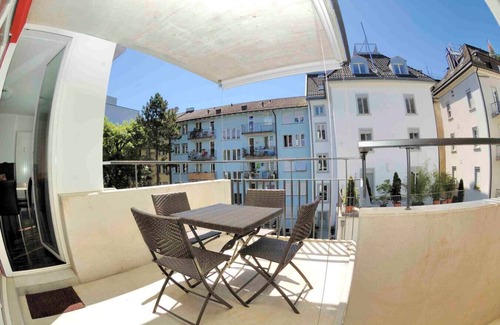 Seefeld Apartamento | 2BR near lake (Flower 23)