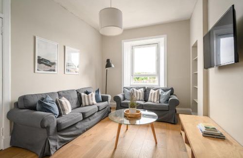 Bonnington Apartamento | 2BR New Town Castle View Apartment