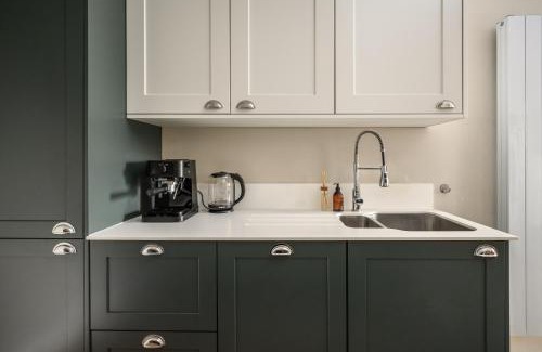 Bonnington Apartamento | 2BR New Town Castle View Apartment