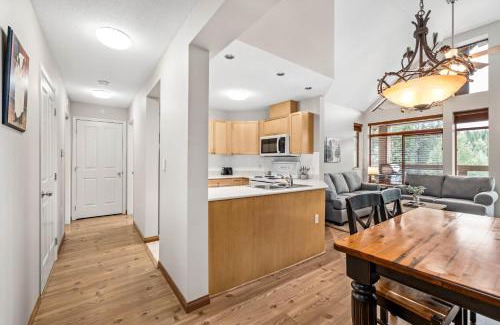 Nicklaus North Apartamento | 2BR Nicklaus North Mountain View Golf Course Green Lake Free Parking