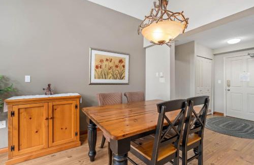 Nicklaus North Apartamento | 2BR Nicklaus North Mountain View Golf Course Green Lake Free Parking