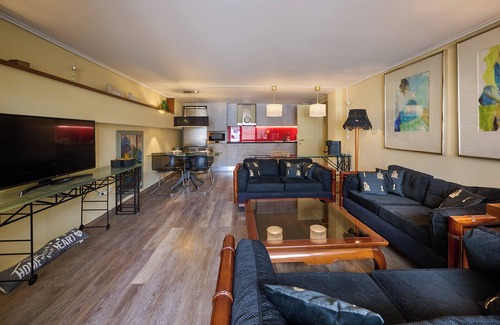 Voula Apartamento | 2BR Oasis South Riviera Stay MK