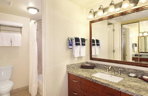 Princeville Complejo | 2BR Ocean View condo resort in Princeville. Private path to walk to the beach!