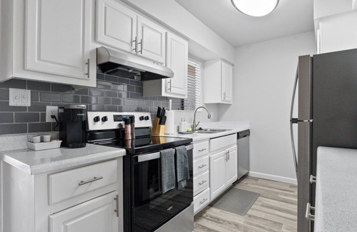 Mesa Apartamento | 2BR/Pool/Gym/1 Mi To Banner Hospital