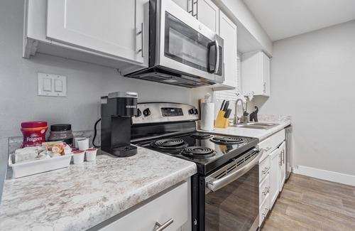 Mesa Apartamento | 2BR/Pool/Gym/1 Mi To Banner Hospital