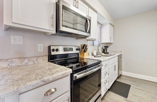 Mesa Apartamento | 2BR/Pool/Gym/1 Mi To Banner Hospital