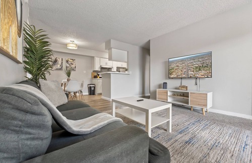 Mesa Apartamento | 2BR/Pool/Gym/1 Mi To Banner Hospital