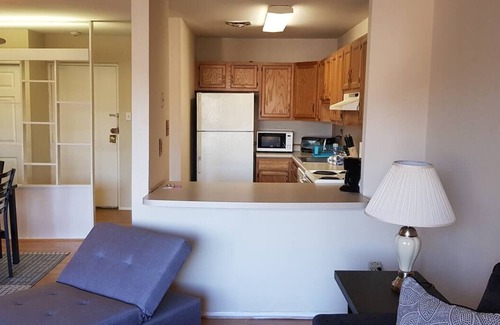 Elkins Park Apartamento | Top floor, Large, roomy apartment with Master BR, walk-in closet and another bedroom with full bath