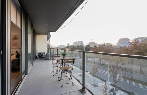 Apoquindo Apartamento | 2BR Retreat in Las Condes Steps from Arauco Park