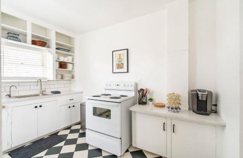 Sunnyside Casa | 2BR Retreat - Walk to Tabor Shops & Cafes
