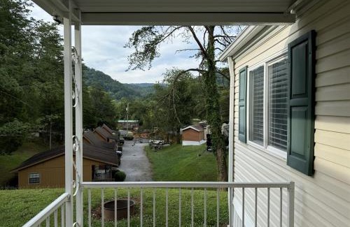 Gatlinburg - Pigeon Forge Chalet De Esquí | 2BR Retreat with Stunning Mountain Views