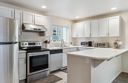 Brighton Casa | 2BR Seattle Oasis - A Short Stroll to Light Rail