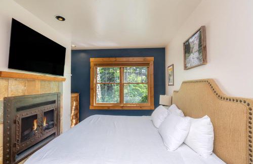 Mountain Village Casa | 2BR Ski-In, Ski-Out Telluride Condo
