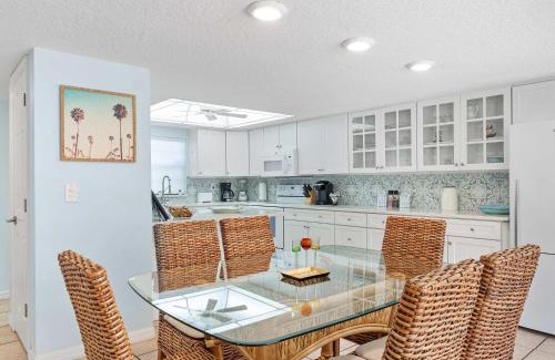 Avon By The Sea Casa | 2BR Sleeps 6 Poolfront BBQ Steps to Beach & Pier