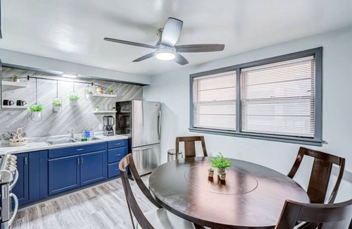 Elmwood Park Apartamento | King Sleep Number Bed | Historic Safe Location