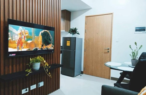 Paranaque Hotel | 2BR SMDC Bloom Residences Near NAIA Wi-fi +Netflix