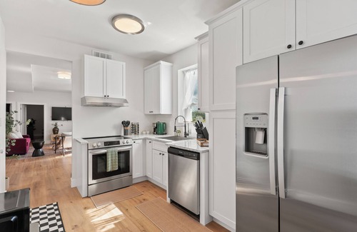 Soulard Apartamento | 2BR Soulard Apt—Sleeps 10, Golden Tee Arcade Fun