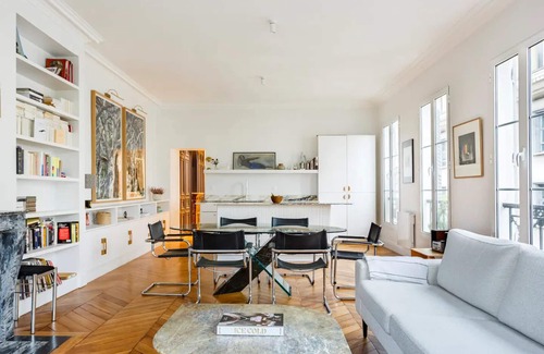 Quartier de la Porte-Saint-Denis Apartamento | 2BR Spacious and Bright Luxurious Flat With AC