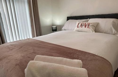 Ormeau Casa | 2br Stylish Ormeau Road House