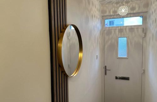 Ormeau Casa | 2br Stylish Ormeau Road House
