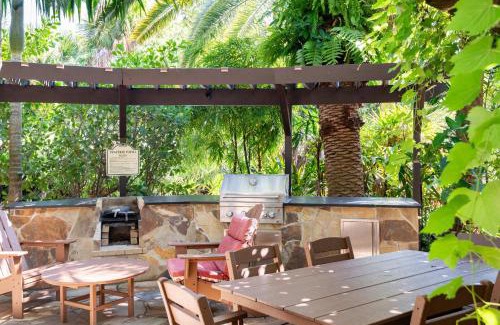 Indian Harbour Beach Casa | 2BR Stylish Retreat with BBQ Pool & Beach