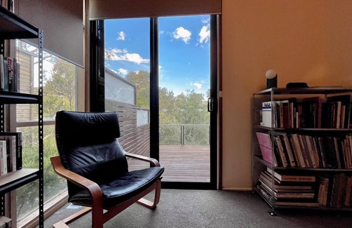Ocean Grove Casa | 2BR Treetop House – Relax Close to Beaches & Nature in Ocean Grove