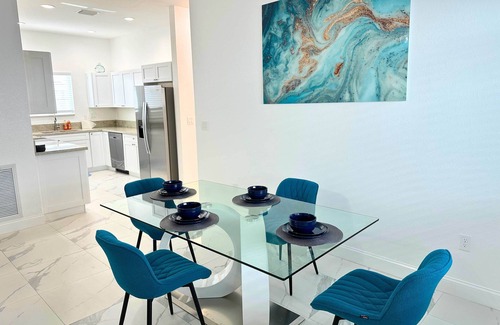 Downtown Fort Lauderdale Casa | Modern style house, boasting a single-story layout . 3 minutes from downtown!