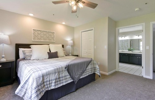 Table Rock Casa | 2BR Updated Condo at Pointe Royale Resort - Golf - 2 Pools - FREE ATTRACTION TICKETS INCLUDED - PR123-1