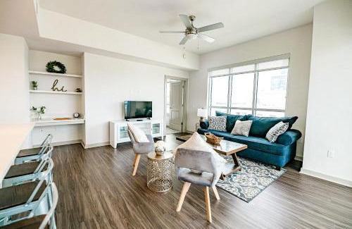 Third Ward Apartamento | 2BR Uptown Furnished Apartment near Truist Fields apts