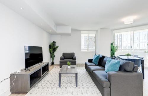 Crystal City Apartamento | 2BR Urban Oasis DC Access with Lux Comforts