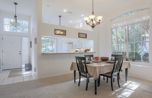 Braden River Casa | 2BR villa centrally located in University Park - Forest View