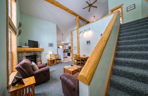 Leadville Cabina | 2BR w/ Loft Cabin: Fireplace & Mountain View