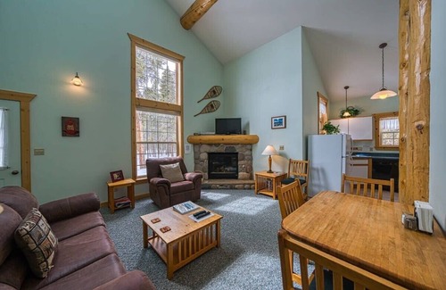 Leadville Cabina | 2BR w/ Loft Cabin: Fireplace & Mountain View