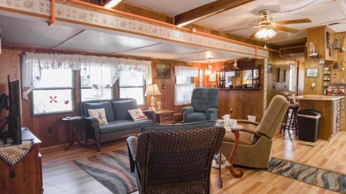 Hollister Casa | 2BR Walk-In Home - Near Table Rock State Park - FREE TICKETS INCLUDED - CASA