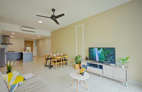 Central District Apartamento | 2BR WIFI, Mid Valley, Mosaic Southkey, 5-7 pax, 7 mins to CIQ